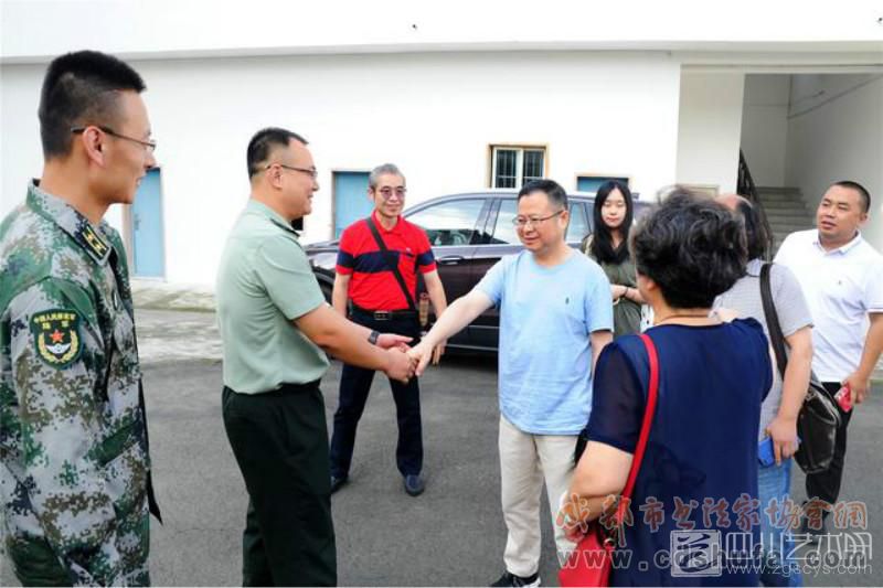 “庆八一·进军营”成都市书法家协会拥军活动举行 - 协会动态 - 成都市书法家协会