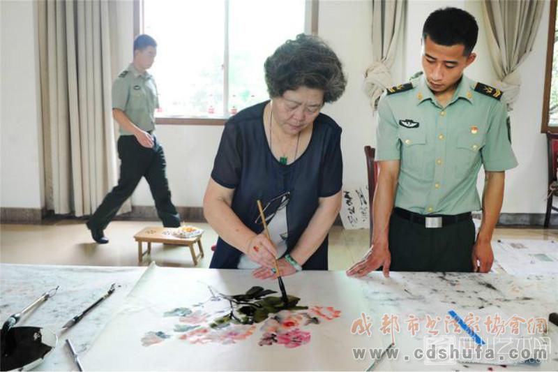 “庆八一·进军营”成都市书法家协会拥军活动举行 - 协会动态 - 成都市书法家协会