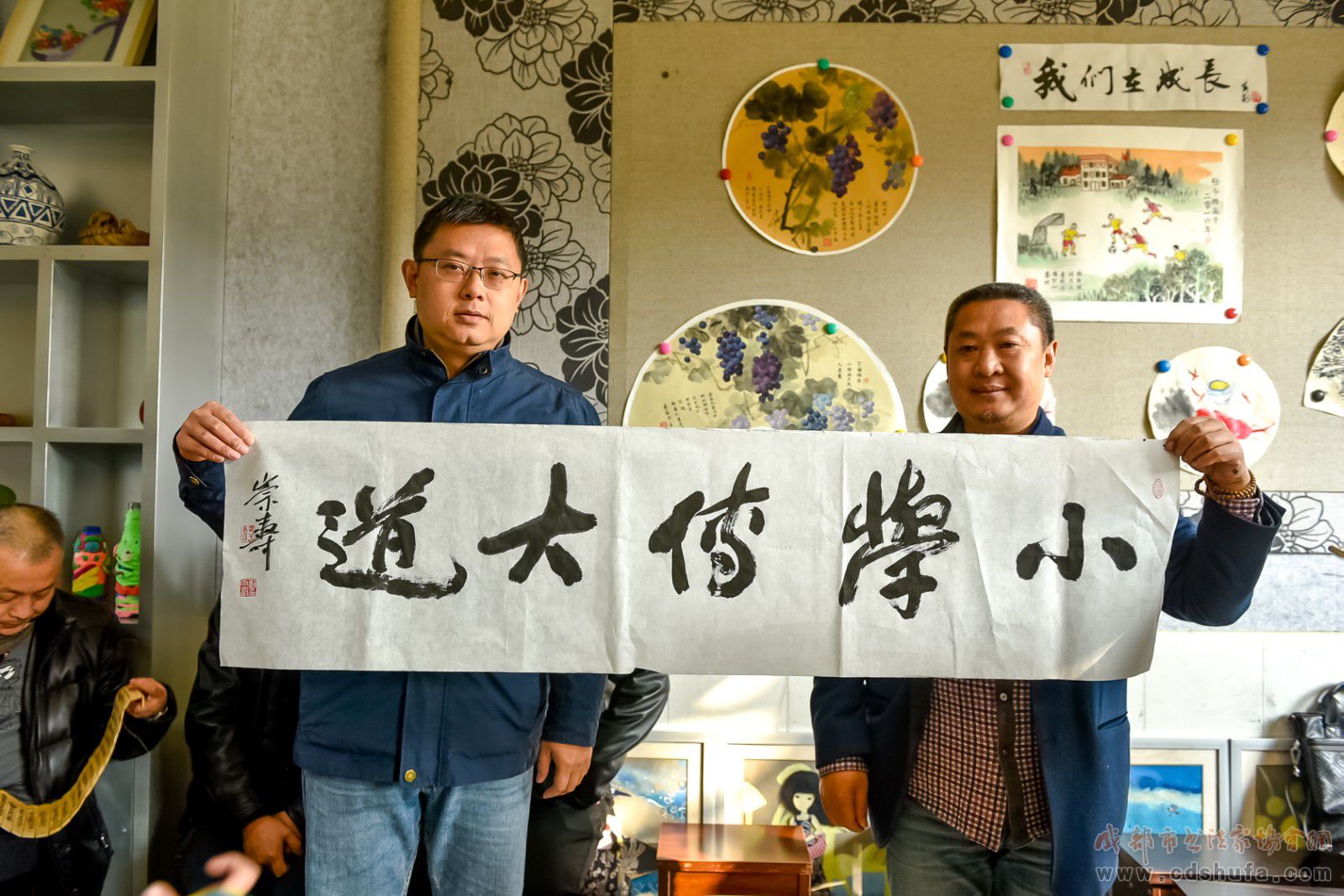 传承书法国粹  书写天府文化 ——成都市书法家协会联手四川美术出版社走进草堂小学
