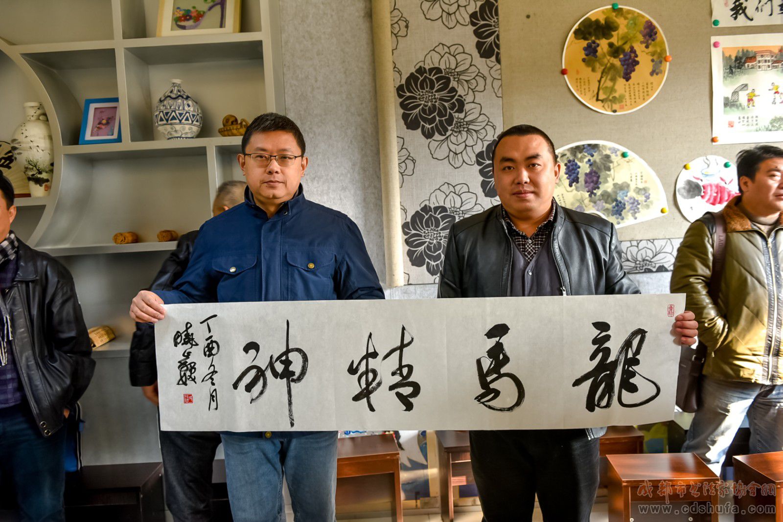 传承书法国粹  书写天府文化 ——成都市书法家协会联手四川美术出版社走进草堂小学