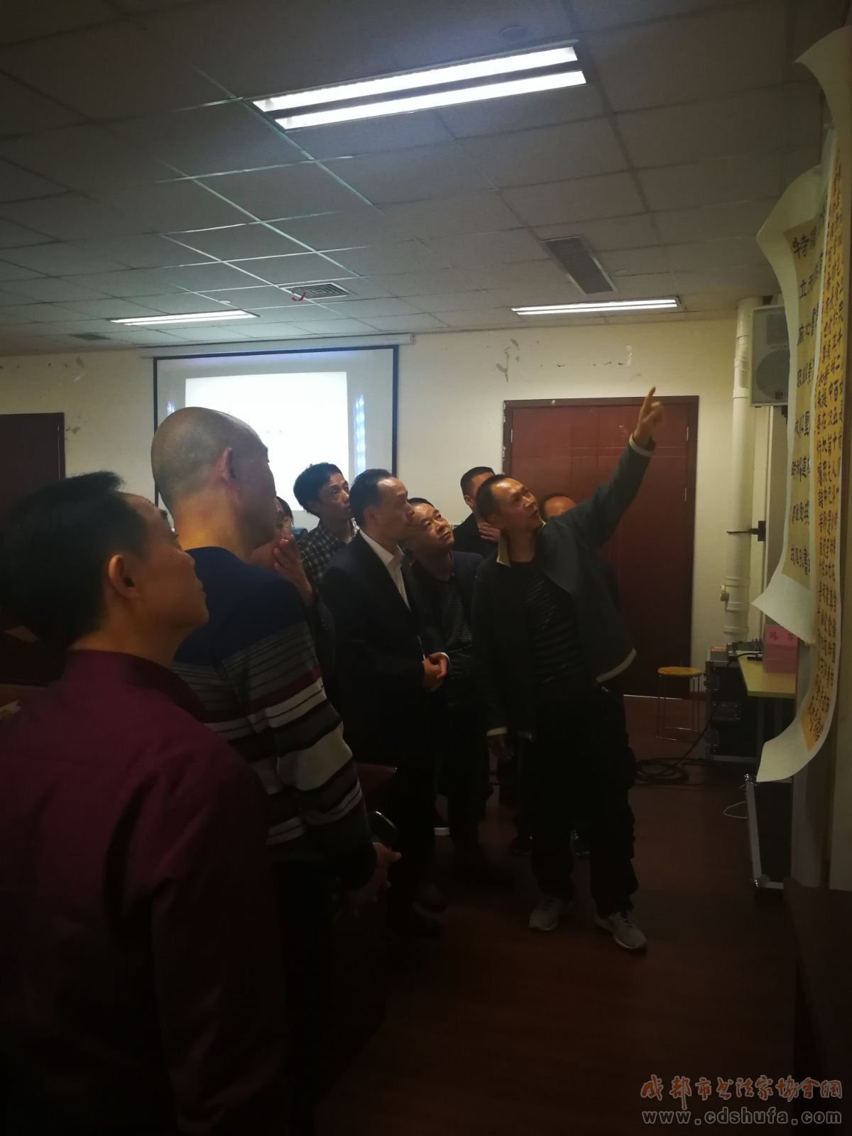 遂宁市书法家协会举行重点作者作品研究点评暨《杨旻书法讲座》活动
