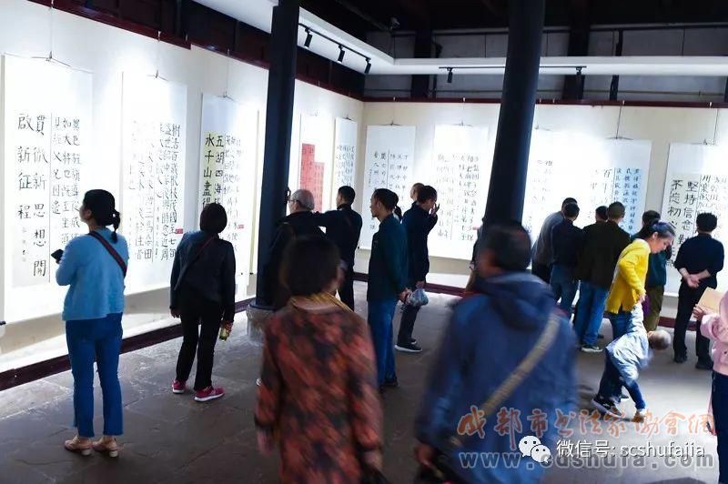 “鸥鹏杯”庆祝新中国成立70周年临创书法大展开幕式在洛带古镇广东会馆举行