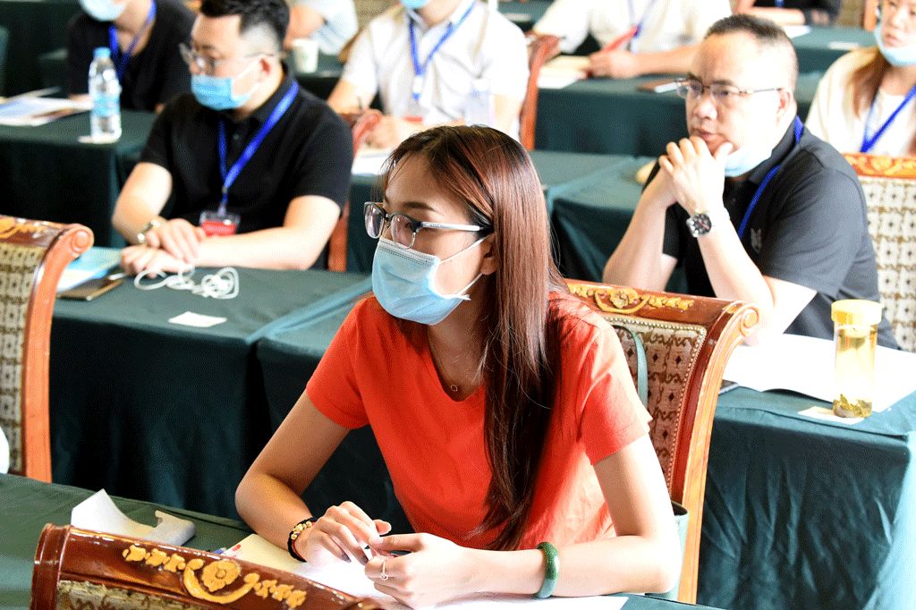 专题报道⑨ 伍晓蔓为四川省书法家协会第二期青年书法创作骨干研习班主讲《诗词欣赏与创作》