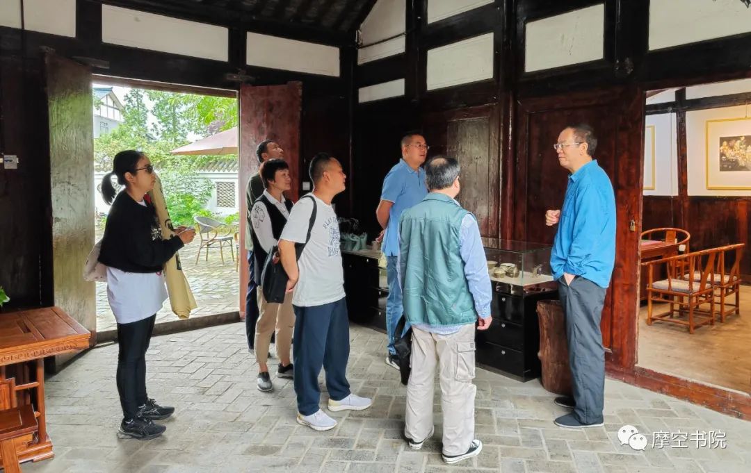 成都市书法家协会主席舒炯先生一行赴摩空书院开展书法教学交流活动