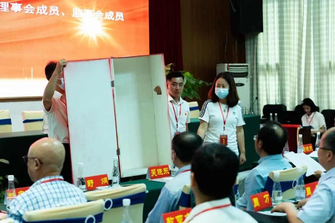 喜迎二十大 开启新征程 ——成都市龙泉驿区书法家协会第三届会员代表大会胜利 召开